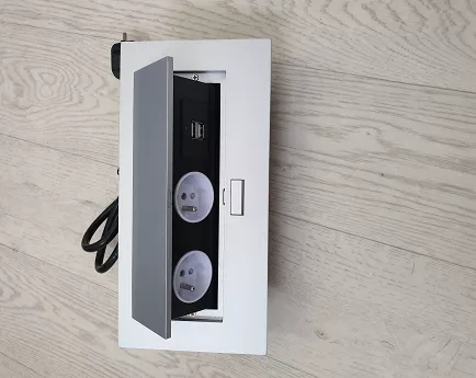 GNIAZDO PROST.M.PODN.RANT PROSTY 2 GN.+USB ALU