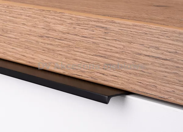 UCHWYT LUCATA CZARNY mat 032/052